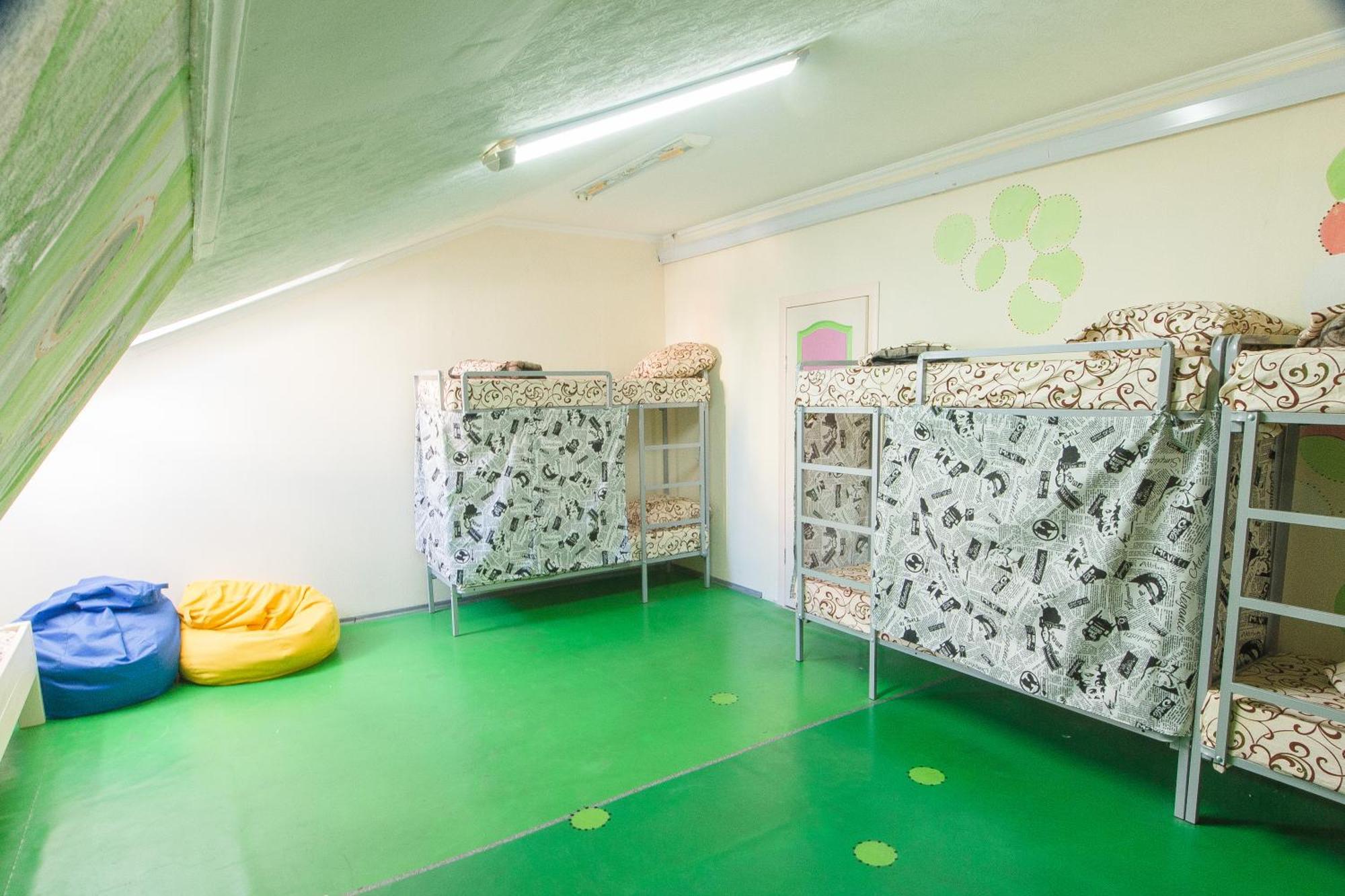 Lucky Hostel На Крещатике Kiew Exterior foto