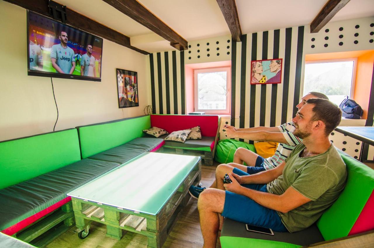 Lucky Hostel На Крещатике Kiew Exterior foto