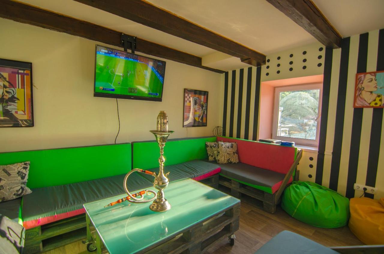 Lucky Hostel На Крещатике Kiew Exterior foto