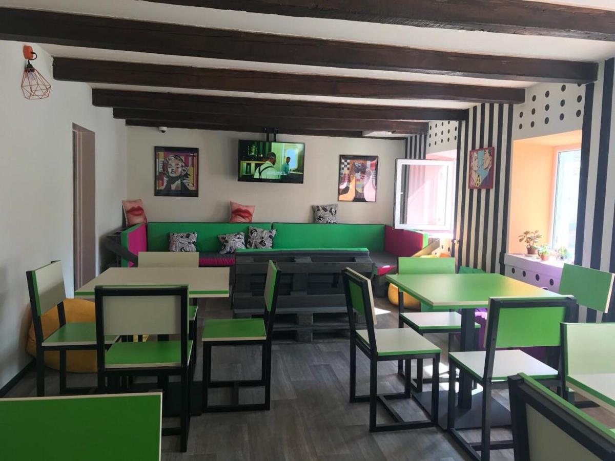 Lucky Hostel На Крещатике Kiew Exterior foto