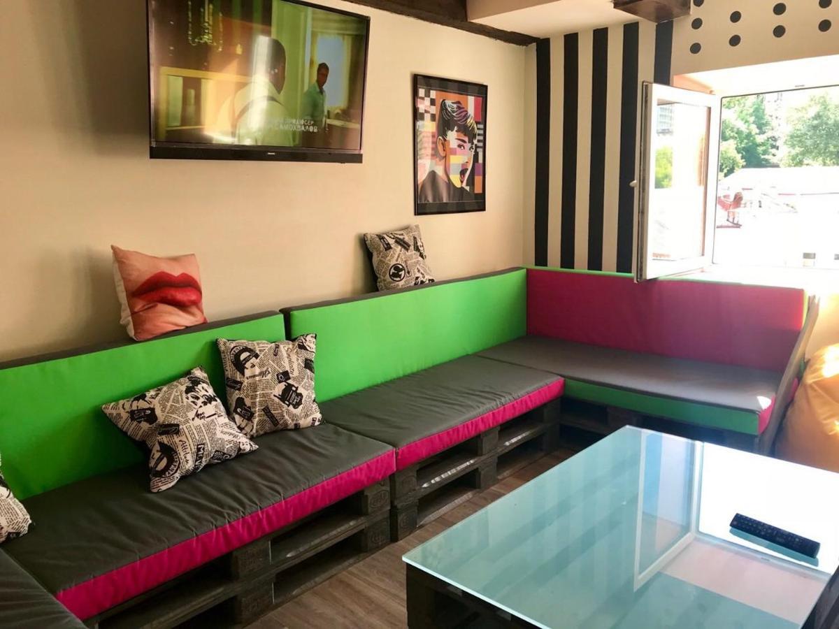 Lucky Hostel На Крещатике Kiew Exterior foto