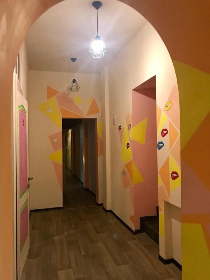 Lucky Hostel На Крещатике Kiew Exterior foto