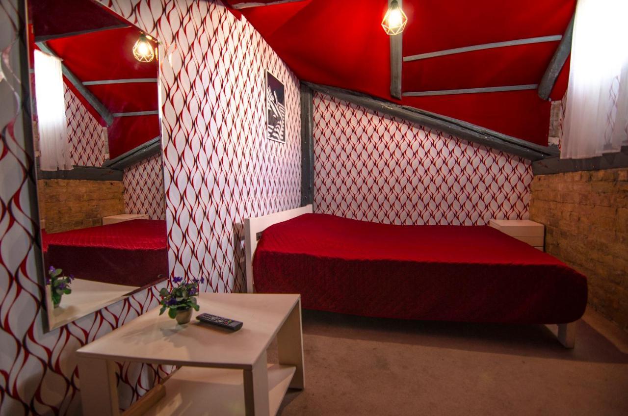 Lucky Hostel На Крещатике Kiew Exterior foto