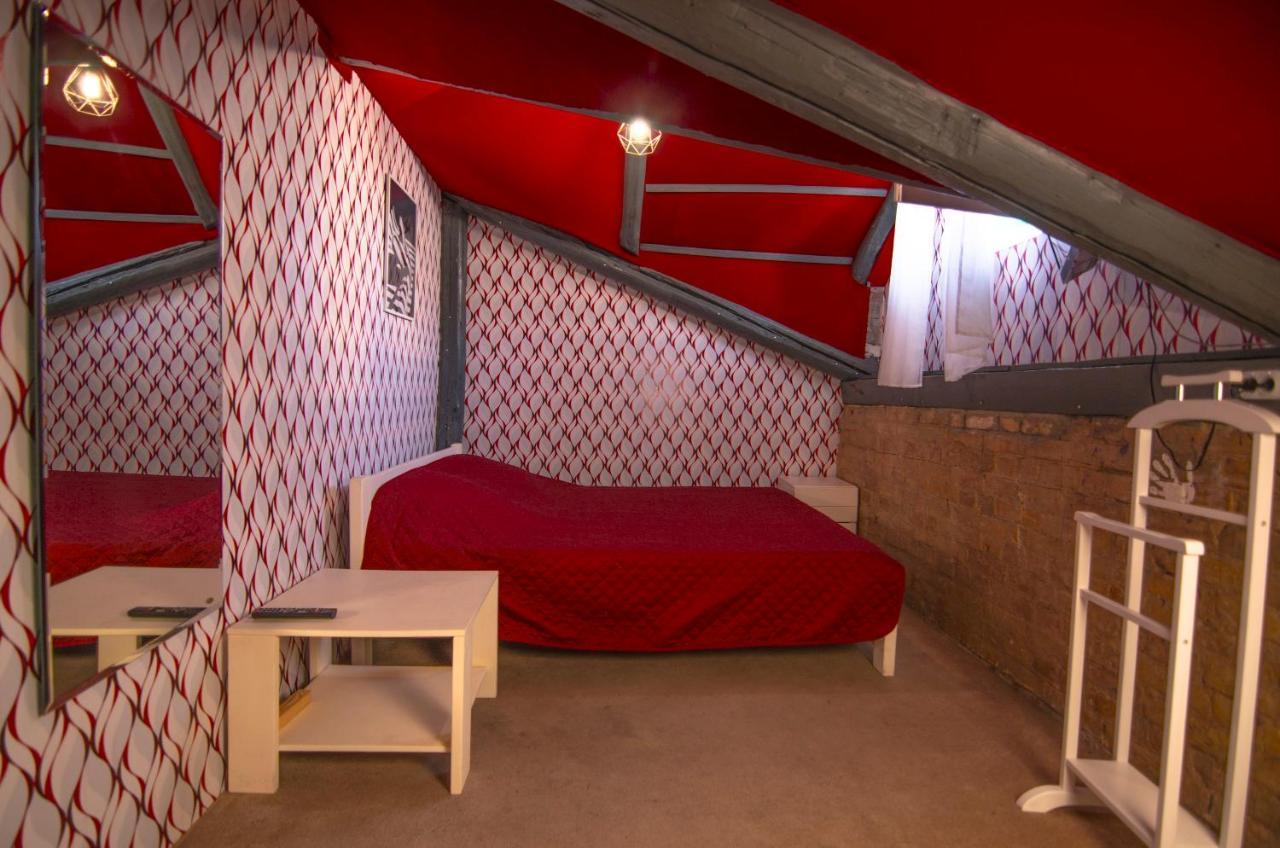 Lucky Hostel На Крещатике Kiew Exterior foto